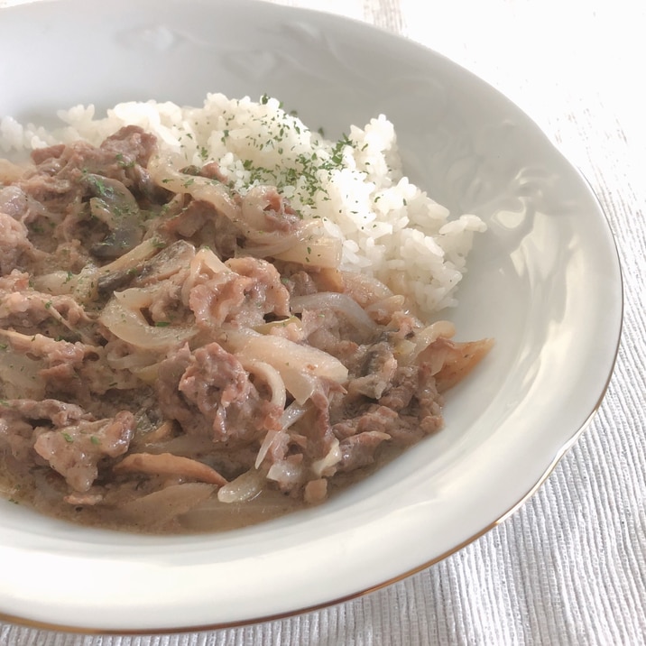 ウクライナ風 白いビーフストロガノフ レシピ 作り方 By あおいうみ 楽天レシピ ウクライナ風 白いビーフストロガノフ レシピ 作り方 By あおいうみ 楽天レシピ